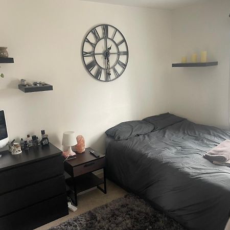 This Apartment Is No Longer Available! Manchester Bagian luar foto
