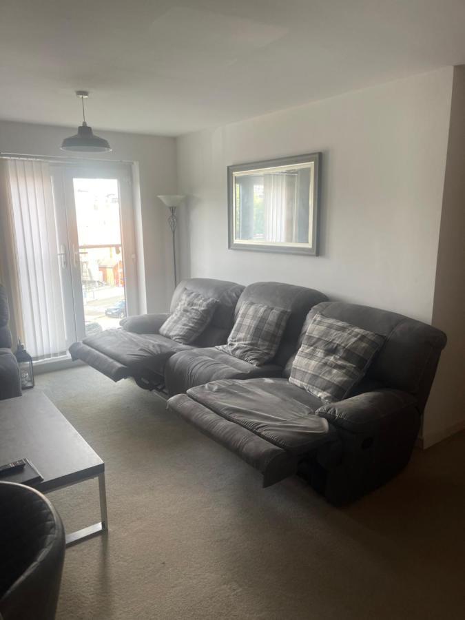 This Apartment Is No Longer Available! Manchester Bagian luar foto